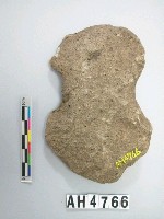 藏品(小型有腰打製石斧)的圖片
